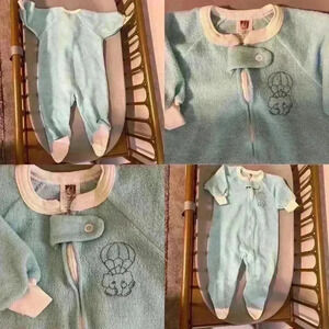Vintage carters elephant embroidered zip footie sleeper. No flaws.